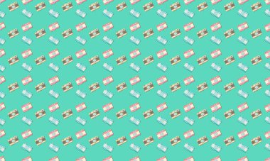 Farklı aksesuarlara sahip renkli arkaplan