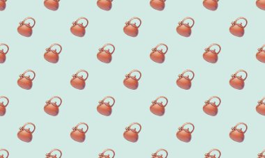 Farklı aksesuarlara sahip renkli arkaplan