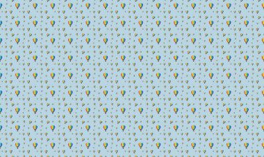 Farklı aksesuarlara sahip renkli arkaplan