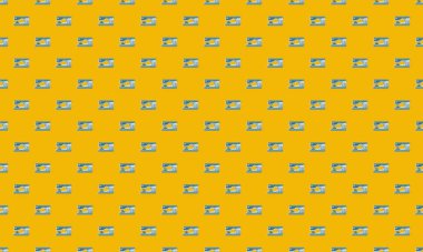 Farklı aksesuarlara sahip renkli arkaplan