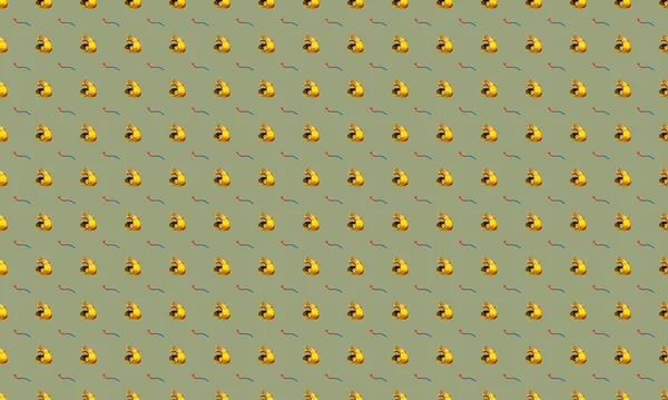 Farklı aksesuarlara sahip renkli arkaplan