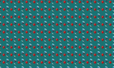 Farklı aksesuarlara sahip renkli arkaplan