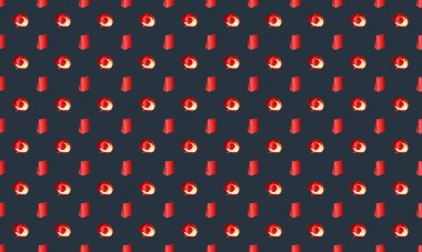 Farklı aksesuarlara sahip renkli arkaplan