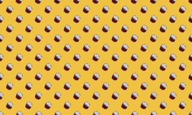 Farklı aksesuarlara sahip renkli arkaplan