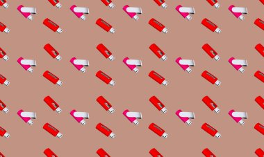 Farklı aksesuarlara sahip renkli arkaplan