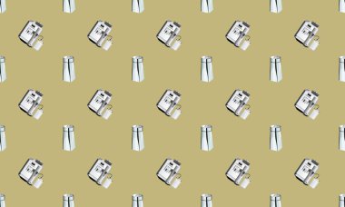 Farklı aksesuarlara sahip renkli arkaplan