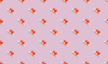 Farklı aksesuarlara sahip renkli arkaplan