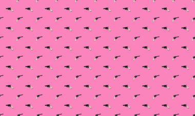 Farklı aksesuarlara sahip renkli arkaplan