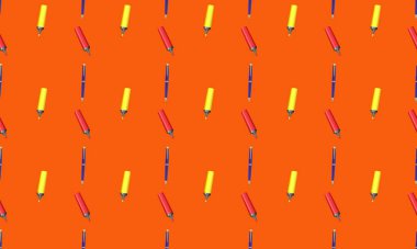 Farklı aksesuarlara sahip renkli arkaplan