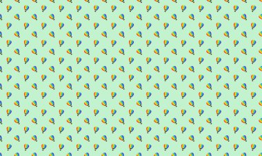 Farklı aksesuarlara sahip renkli arkaplan