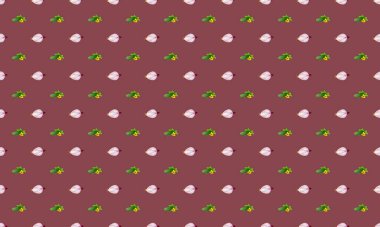 Farklı aksesuarlara sahip renkli arkaplan