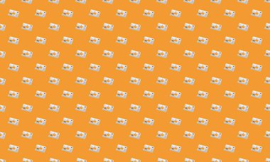 Farklı aksesuarlara sahip renkli arkaplan