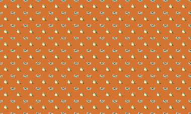 Farklı aksesuarlara sahip renkli arkaplan