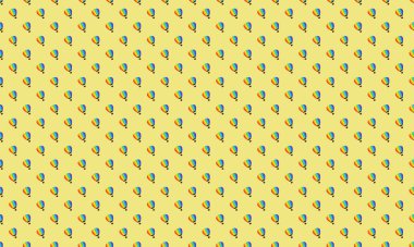 Farklı aksesuarlara sahip renkli arkaplan