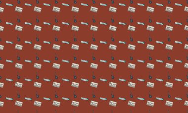 Farklı aksesuarlara sahip renkli arkaplan