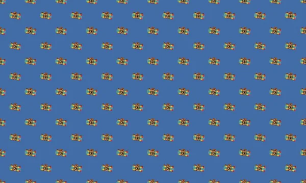 Farklı aksesuarlara sahip renkli arkaplan