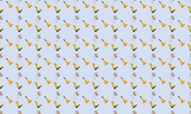 Farklı aksesuarlara sahip renkli arkaplan