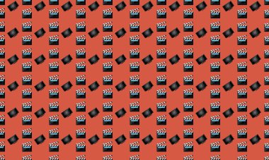 Farklı aksesuarlara sahip renkli arkaplan