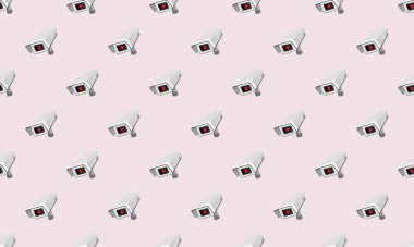 Farklı aksesuarlara sahip renkli arkaplan