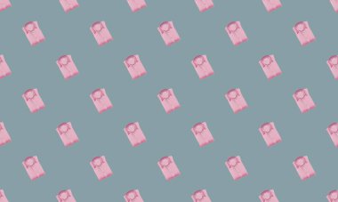 Farklı aksesuarlara sahip renkli arkaplan