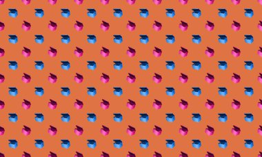 Farklı aksesuarlara sahip renkli arkaplan