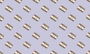 Farklı aksesuarlara sahip renkli arkaplan