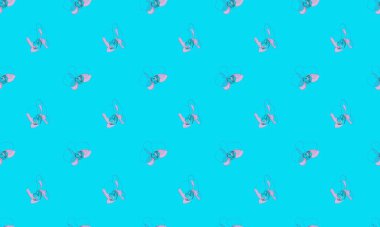 Farklı aksesuarlara sahip renkli arkaplan