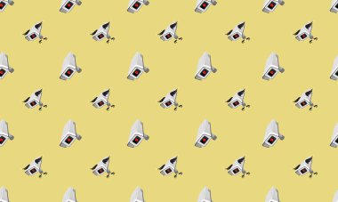 Farklı aksesuarlara sahip renkli arkaplan