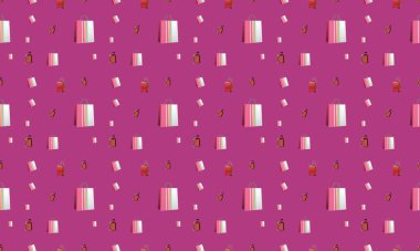 Farklı aksesuarlara sahip renkli arkaplan