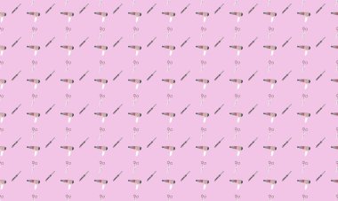 Farklı aksesuarlara sahip renkli arkaplan