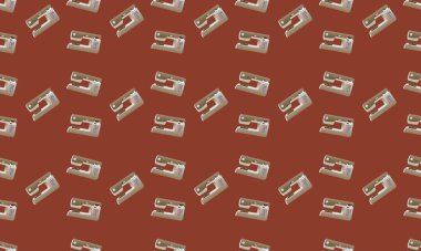 Farklı aksesuarlara sahip renkli arkaplan