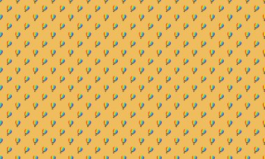 Farklı aksesuarlara sahip renkli arkaplan