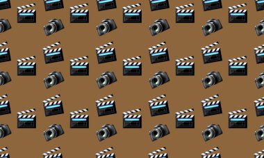 Farklı aksesuarlara sahip renkli arkaplan