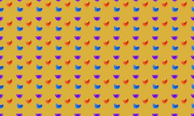 Farklı aksesuarlara sahip renkli arkaplan