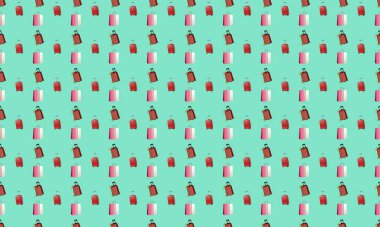 Farklı aksesuarlara sahip renkli arkaplan