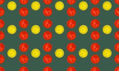 Farklı aksesuarlara sahip renkli arkaplan