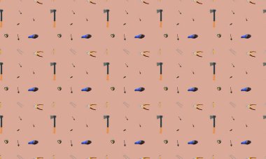 Farklı aksesuarlara sahip renkli arkaplan