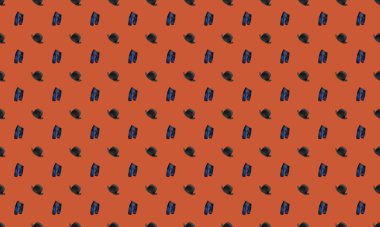 Farklı aksesuarlara sahip renkli arkaplan