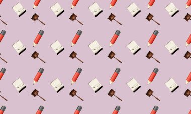 Farklı aksesuarlara sahip renkli arkaplan