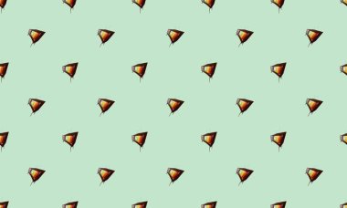 Farklı aksesuarlara sahip renkli arkaplan