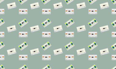 Farklı aksesuarlara sahip renkli arkaplan