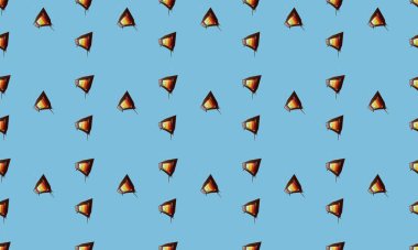 Farklı aksesuarlara sahip renkli arkaplan