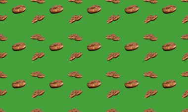 Farklı aksesuarlara sahip renkli arkaplan