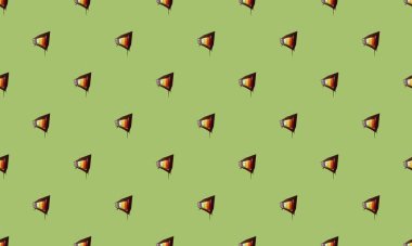 Farklı aksesuarlara sahip renkli arkaplan