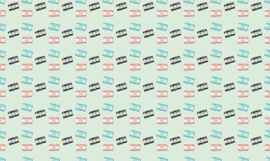 Farklı aksesuarlara sahip renkli arkaplan