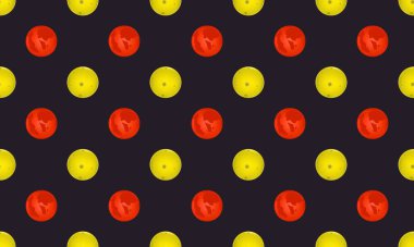 Farklı aksesuarlara sahip renkli arkaplan