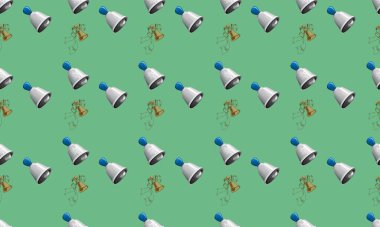 Farklı aksesuarlara sahip renkli arkaplan