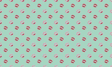 Farklı aksesuarlara sahip renkli arkaplan