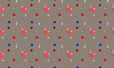 Farklı aksesuarlara sahip renkli arkaplan