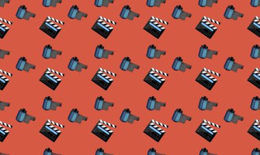 Farklı aksesuarlara sahip renkli arkaplan